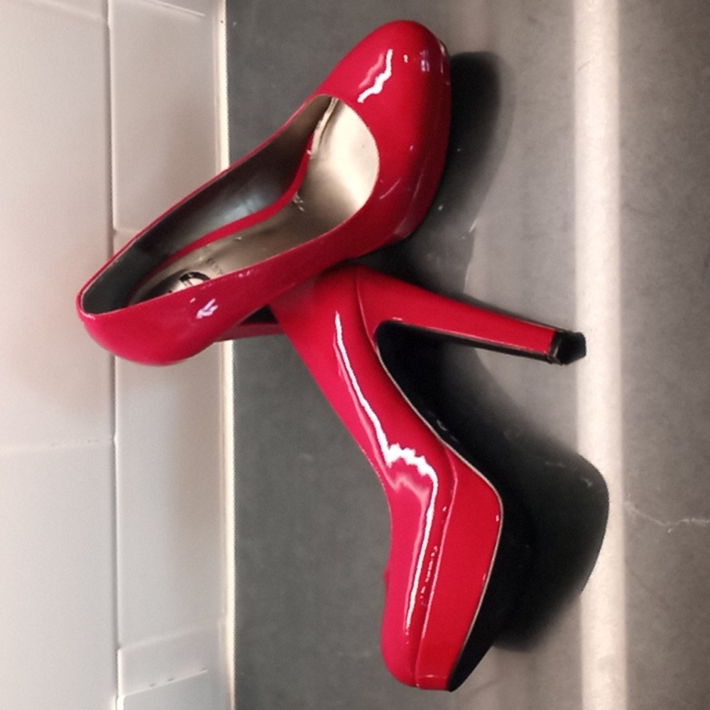 G by GUESS - Red heels